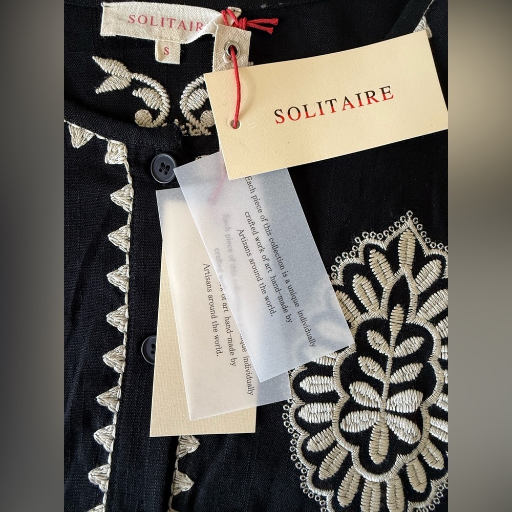 Solitaire Embroidered Top Black Cream Small Boho NWT - Picture 8 of 10